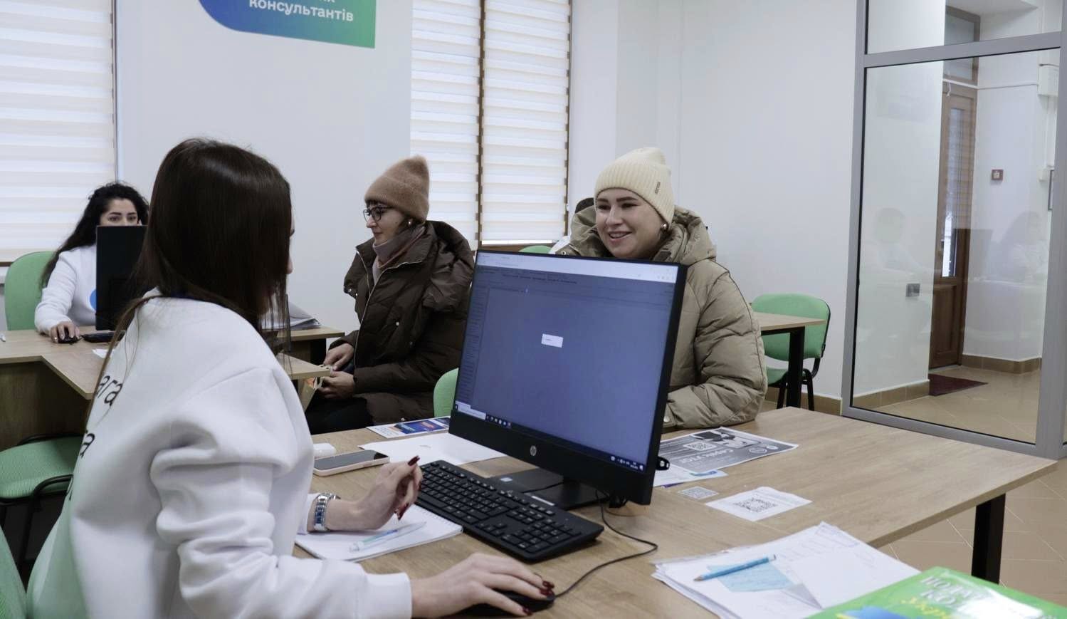 Lesya Karnaukh: 41 thousand consultations in 4 months of work of the Tax Consultant Offices and from now on it is possible to sign up for them online . Фото № 5/4