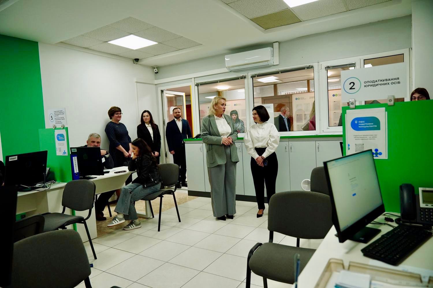 Team of the State Tax Service and business of Cherkasy region discussed business fragmentation, VAT and risky operations. Фото № 9/8