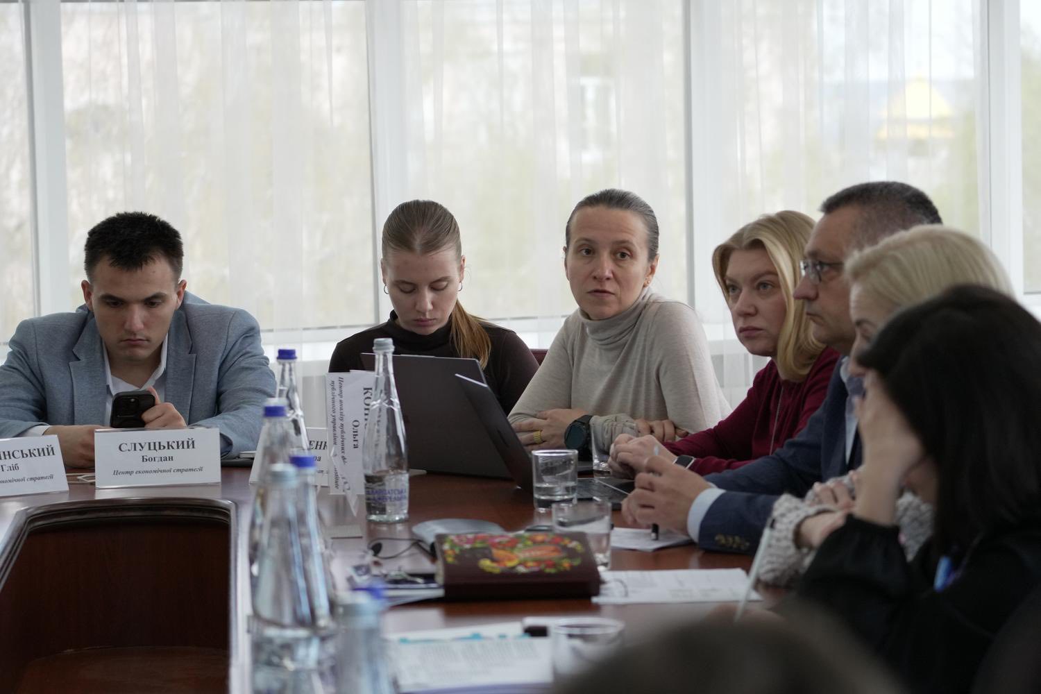 Lesya Karnaukh’s meeting with representatives of analytical centers: emphasis on qualitative data, analytics and services. Фото № 5/4