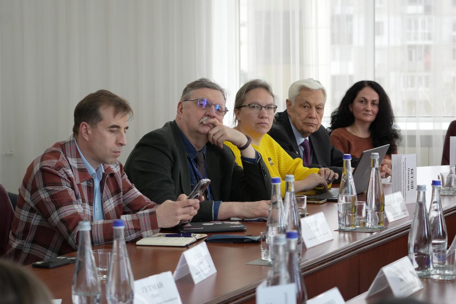 Lesya Karnaukh’s meeting with representatives of analytical centers: emphasis on qualitative data, analytics and services. Фото № 8/7