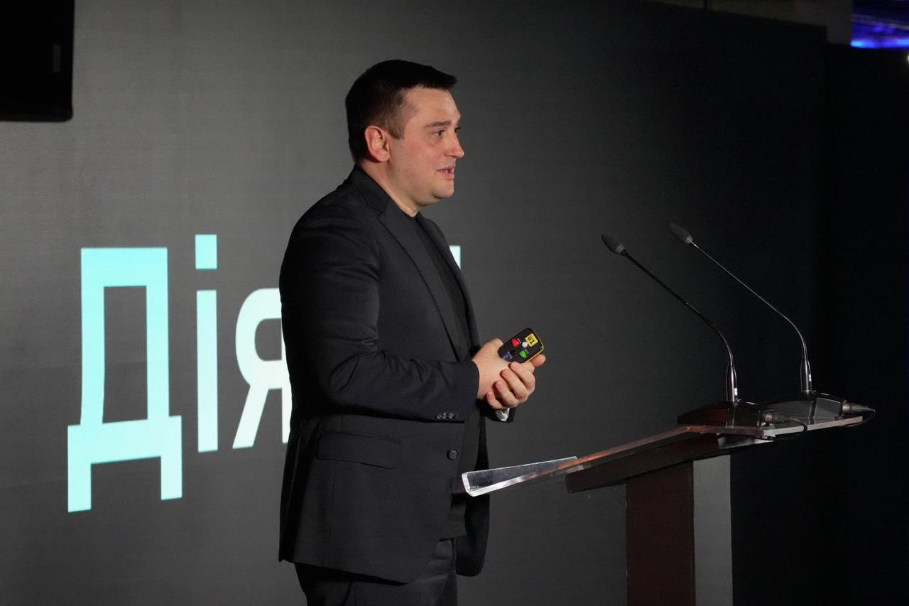 Податковий номер через «е-Консул» та Е-картка платника – нові цифрові можливості для українців в Україні та за кордоном. Фото № 2/1