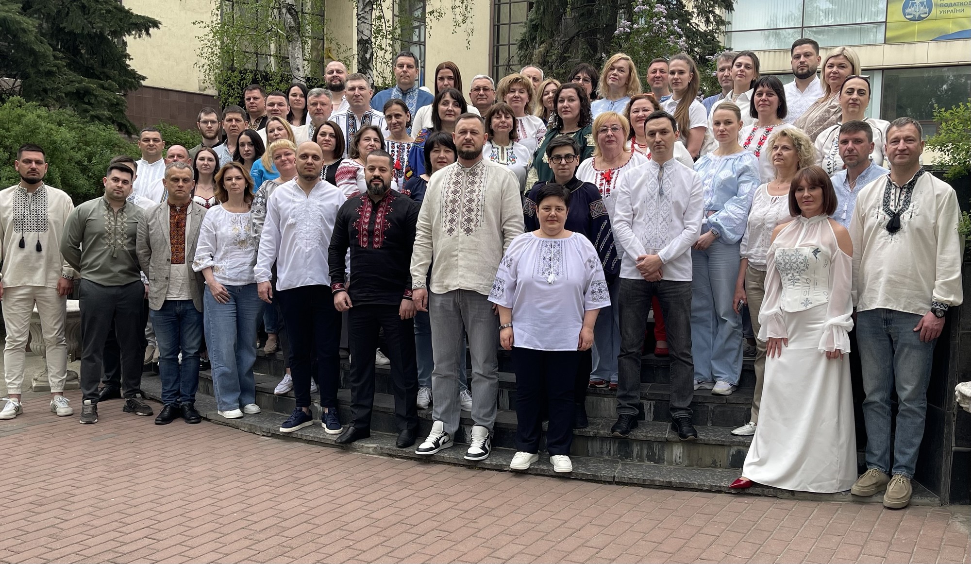 Vyshyvanka as a symbol of unity: State Tax Service joined the holiday. Фото № 23/22