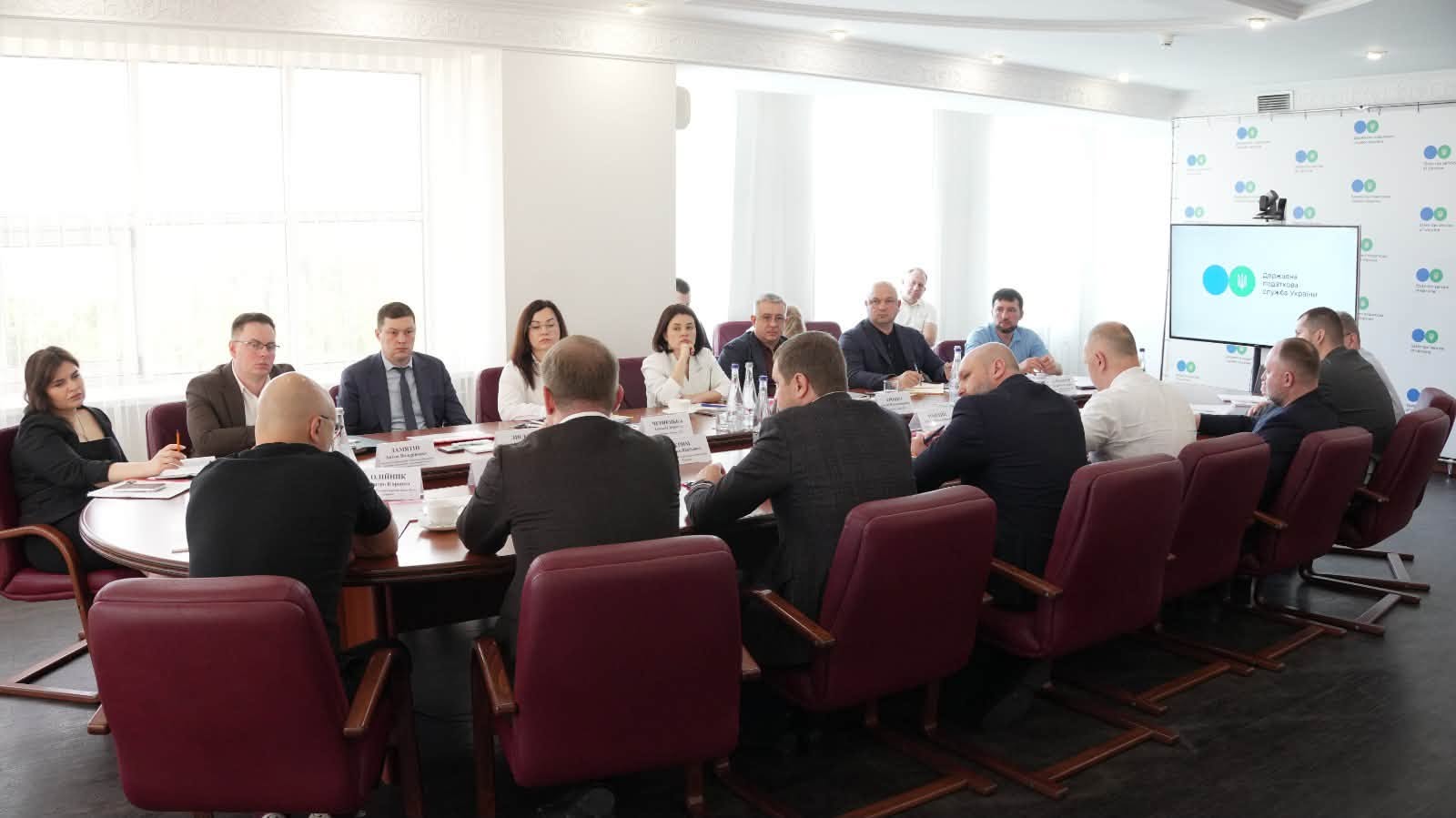 State Tax Service, together with the law enforcement agencies, created interdepartmental working group to counter schemes for withdrawing funds abroad. Фото № 7/6