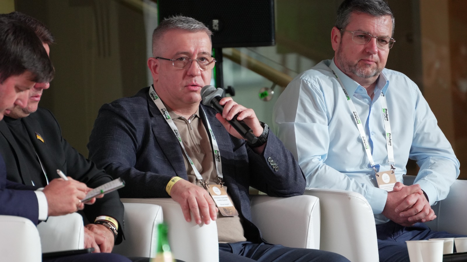 State Tax Service participated in the farmer forum: dialogue about taxes, land and work of the agricultural sector. Фото № 2/1