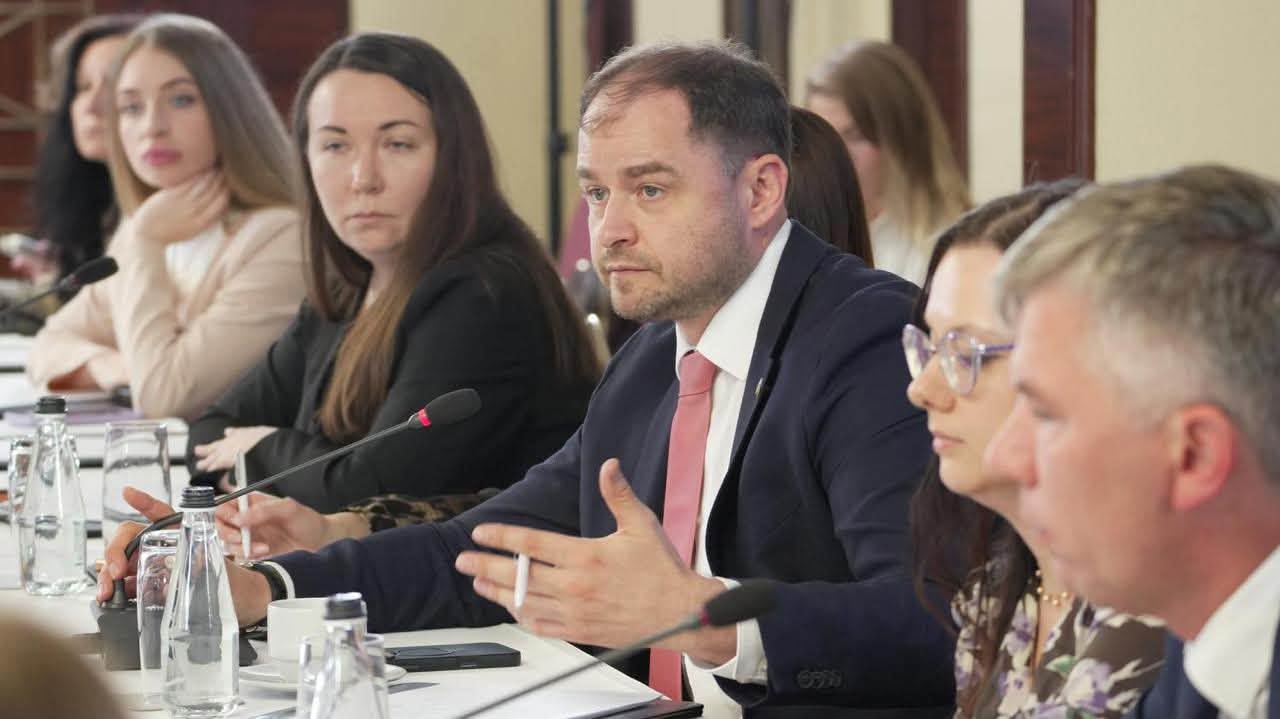 Support for affected business: key topic of the meeting between acting Head of the State Tax Service and American Chamber of Commerce . Фото № 7/6